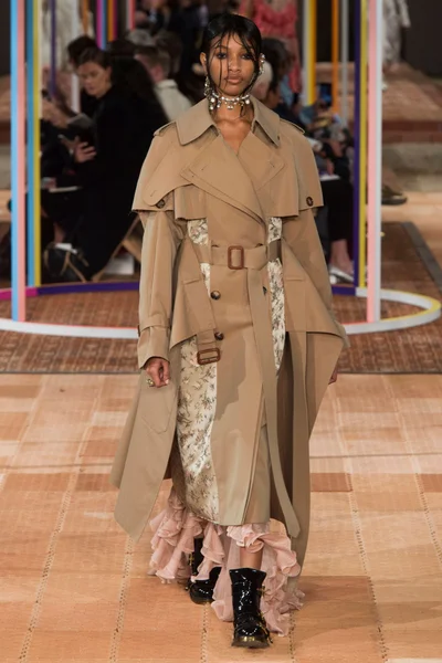 Look 3
